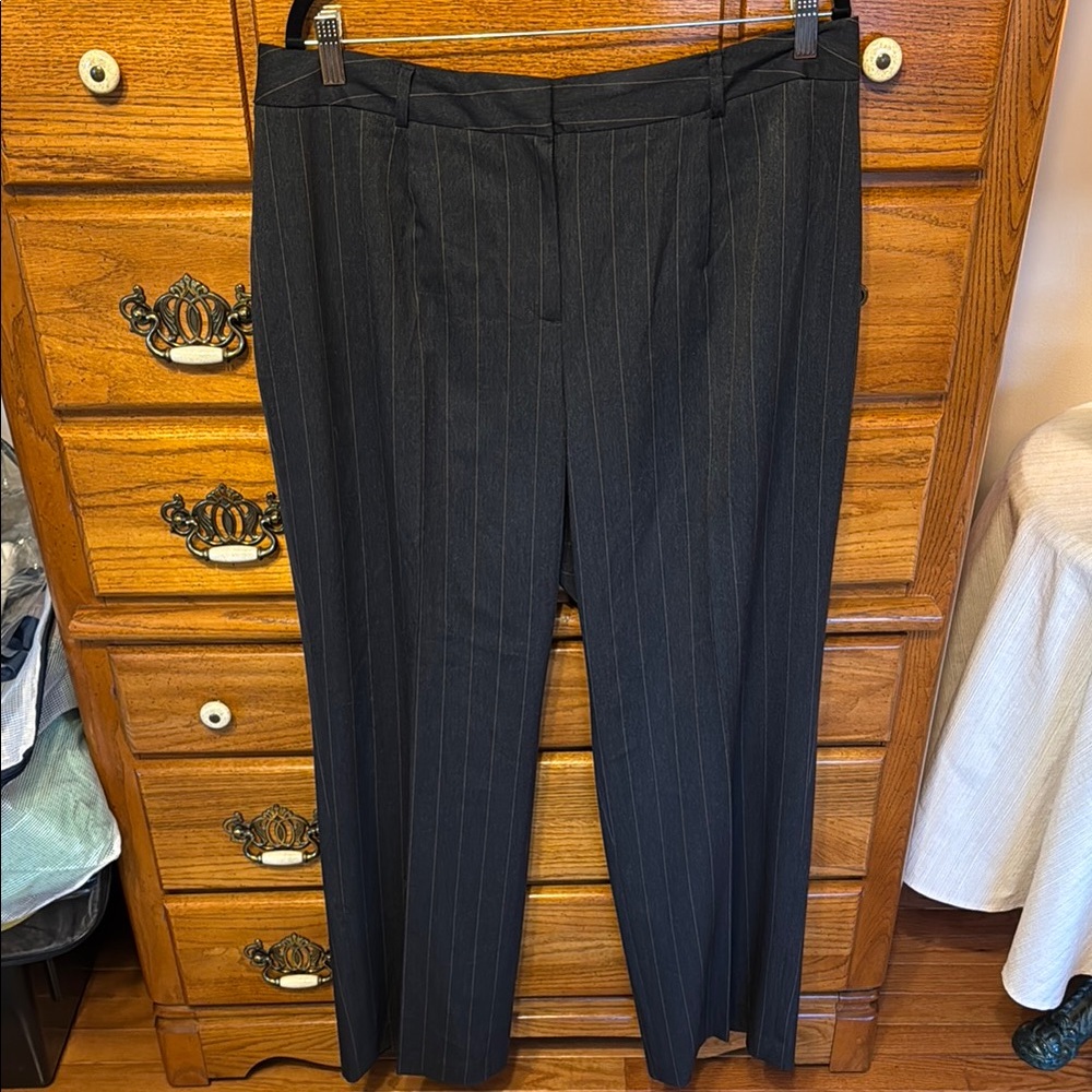JONES NEW YORK (Vintage) Charcoal Gray with Camel Pinstriped Slacks